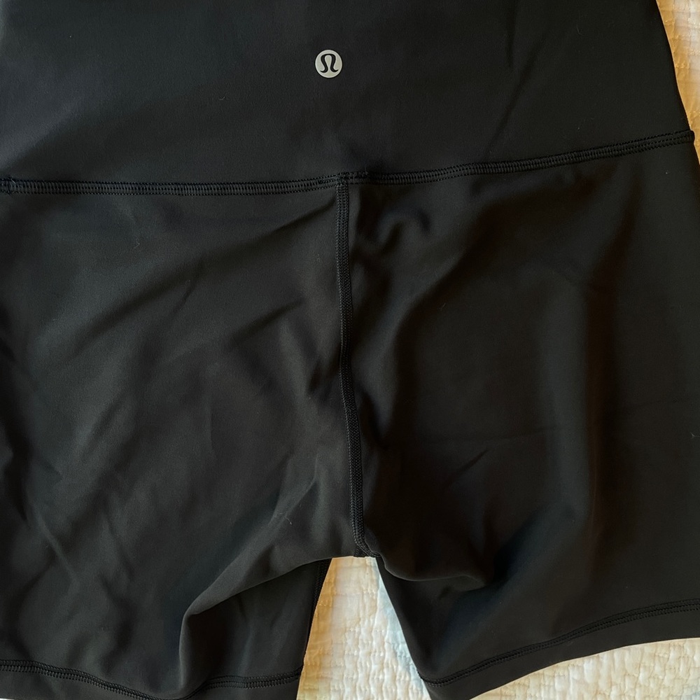Wunder train contour fit high rise short 4”